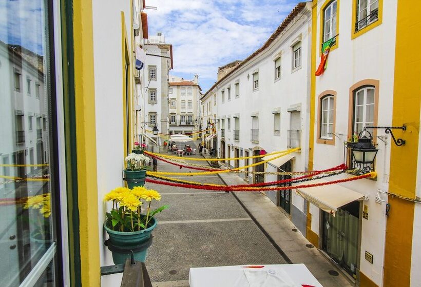 پانسیون Evora Inn