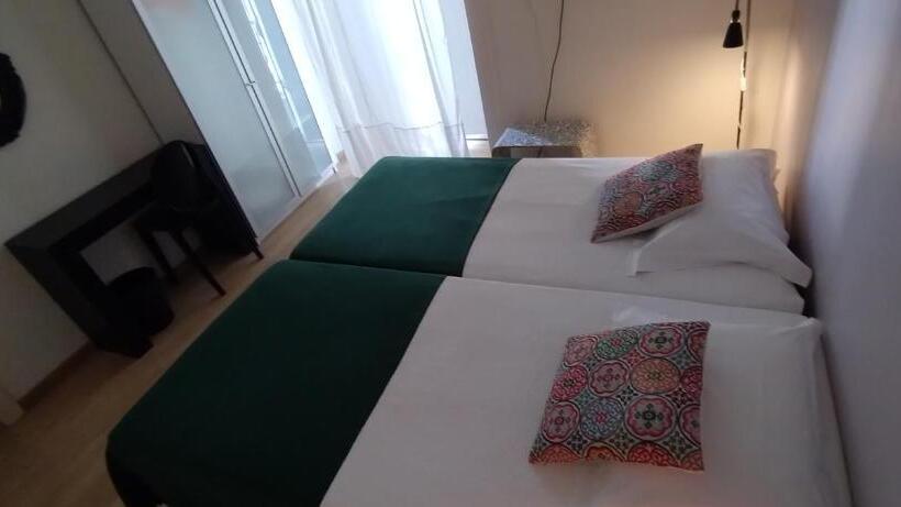 پانسیون Evora Inn