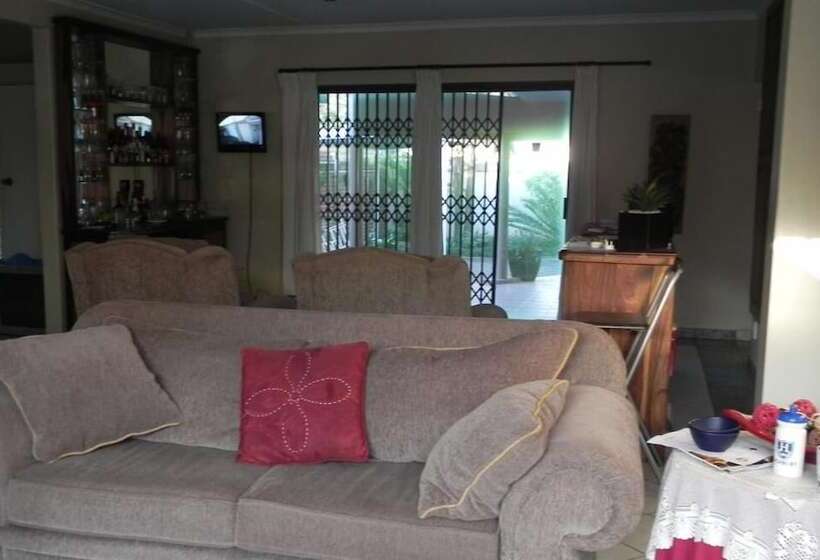 ペンション Kings Guest House