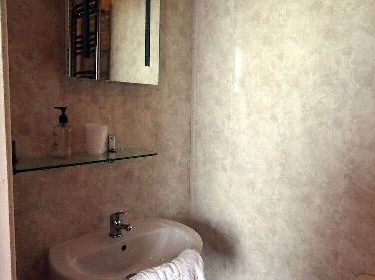 膳宿费 Leonardo S Guest House