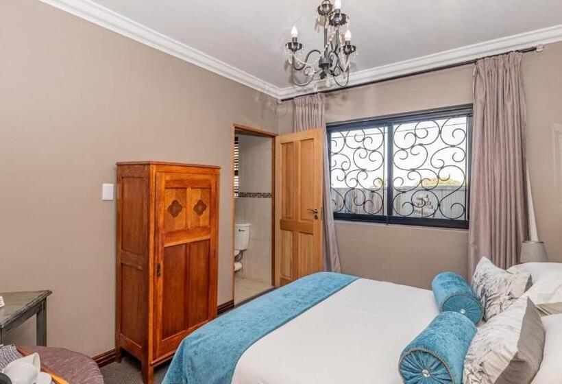 پانسیون Stone Olive