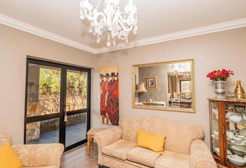 پانسیون Stone Olive