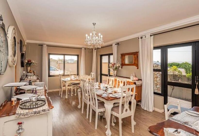 פנסיון Stone Olive