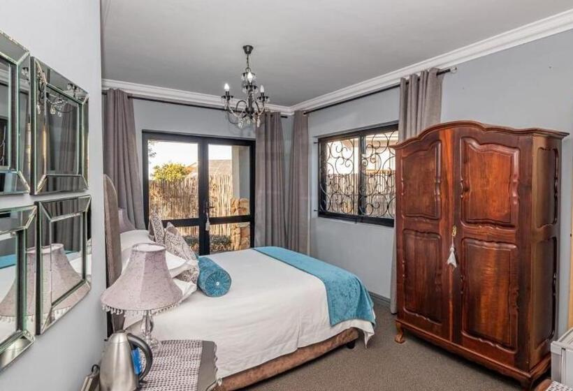 پانسیون Stone Olive