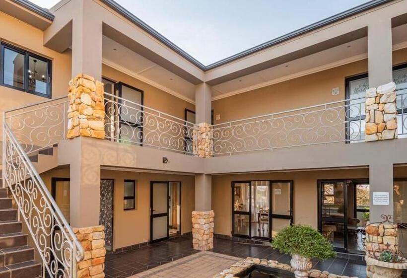 پانسیون Stone Olive