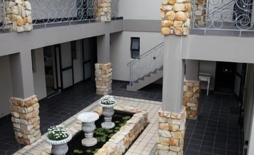 پانسیون Stone Olive