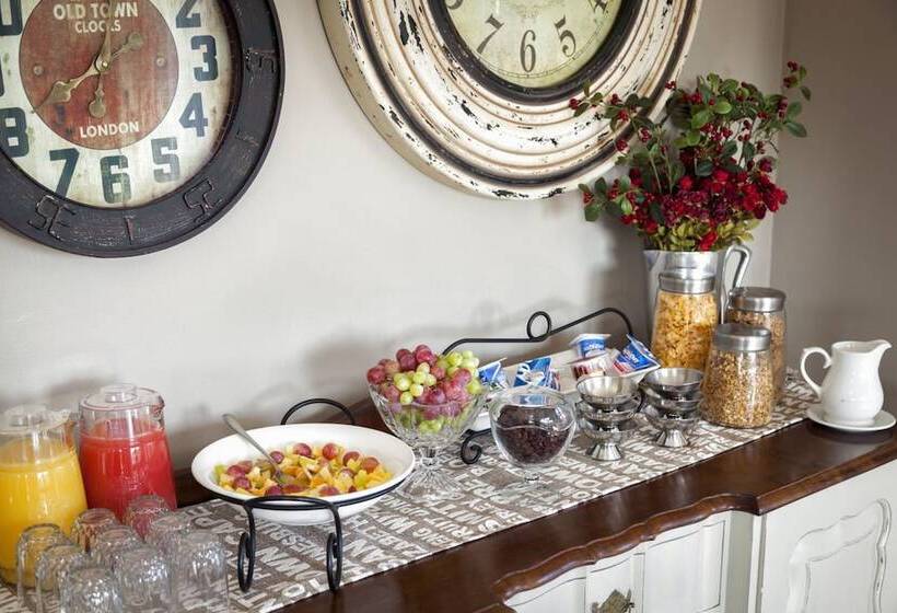 پانسیون Stone Olive