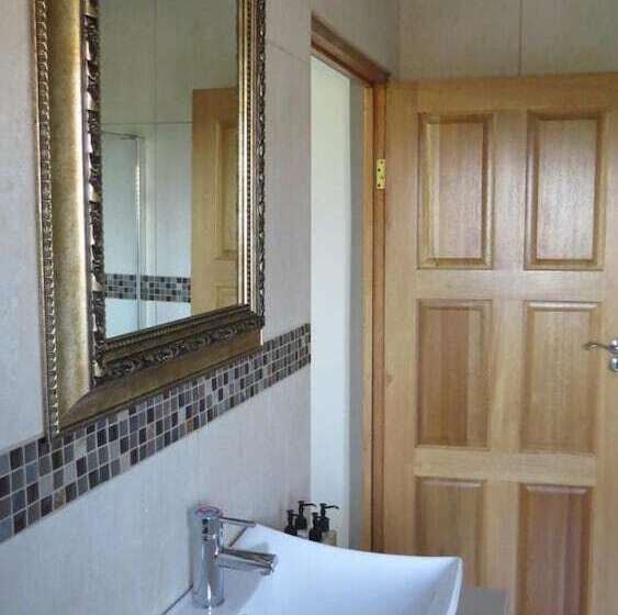 פנסיון Stone Olive