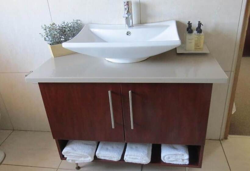 پانسیون Stone Olive