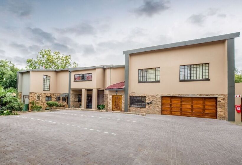 פנסיון Sunset Manor Guest House