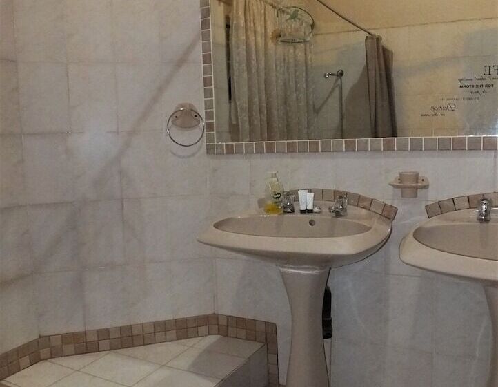 ペンション Tatenda Guest House