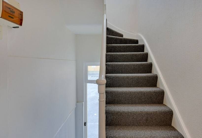 Portsea Place