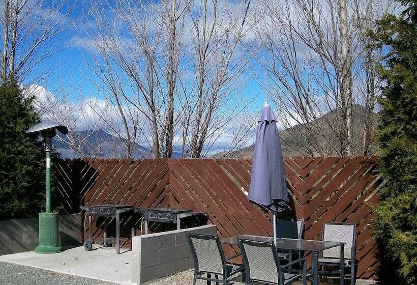 Sierra Motel And Apartments