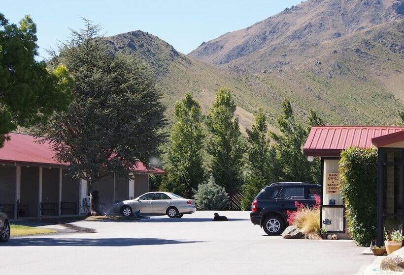 Sierra Motel And Apartments