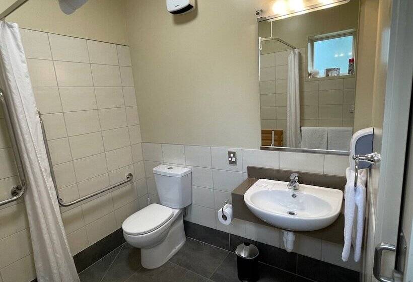 Sierra Motel And Apartments