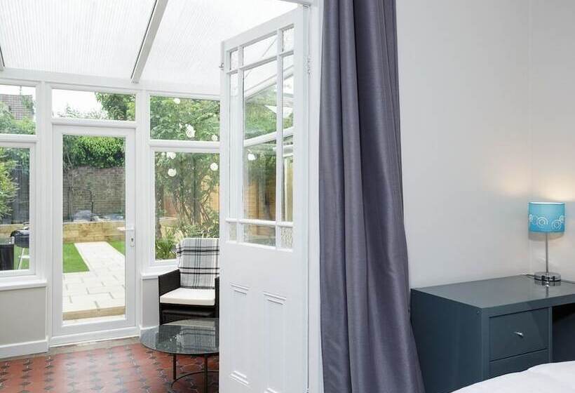 Stopover At Orchard Garden Apartment With Great Outdoor Space