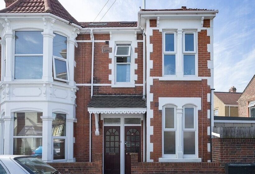 Stopover At Orchard Garden Apartment With Great Outdoor Space