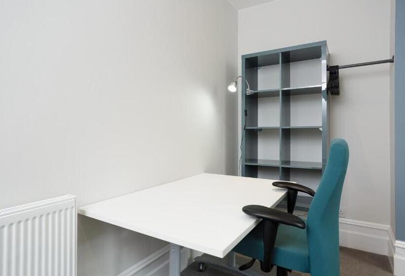 Stopover At Orchard Garden Apartment With Great Outdoor Space