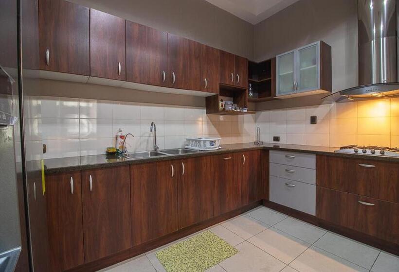 200 M2   Puerto Santa Ana   3 Habitaciones