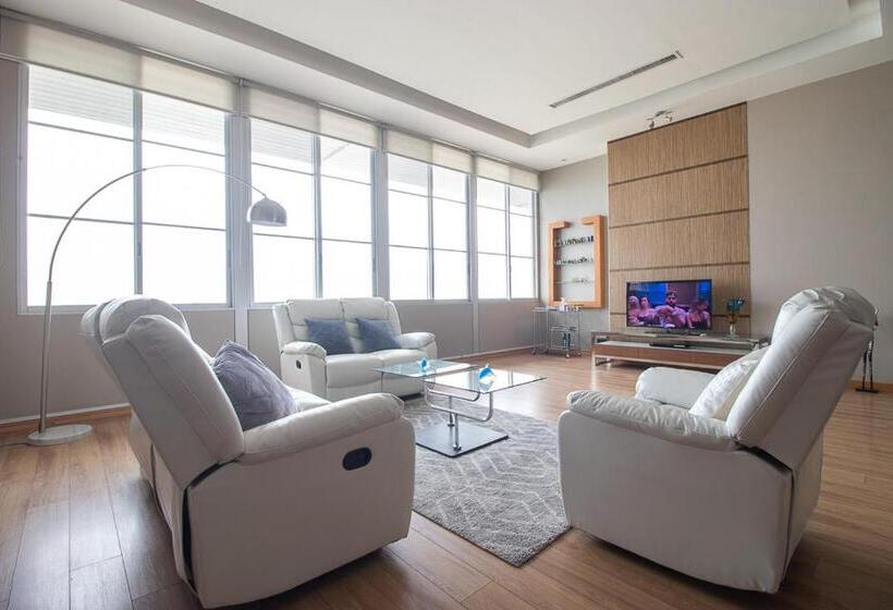 200 M2   Puerto Santa Ana   3 Habitaciones