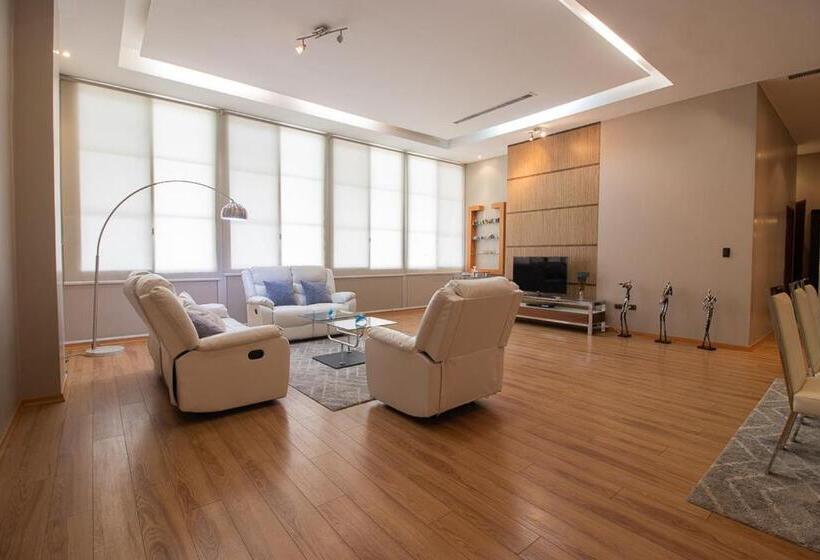 200 M2   Puerto Santa Ana   3 Habitaciones