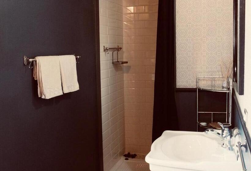 مبيت وإفطار La Meridiana D Alba