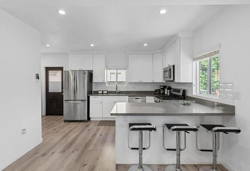 צימר Muirfield Chic City Bungalow With Parking