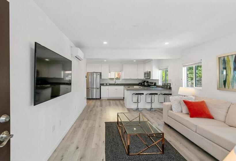 مبيت وإفطار Muirfield Chic City Bungalow With Parking