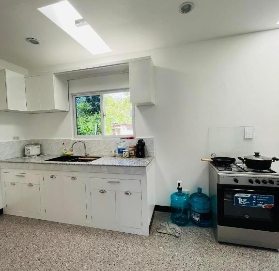 تختخواب و صبحانه Tide S And Tale Rentals