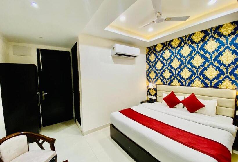 Blueberry Hotel Zirakpur A Family Hotel With Spacious And Hygenic Rooms