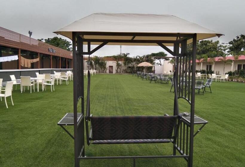 Focus Club And Resort