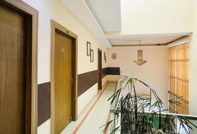 호텔 Collection 80749 O Sagar Inn