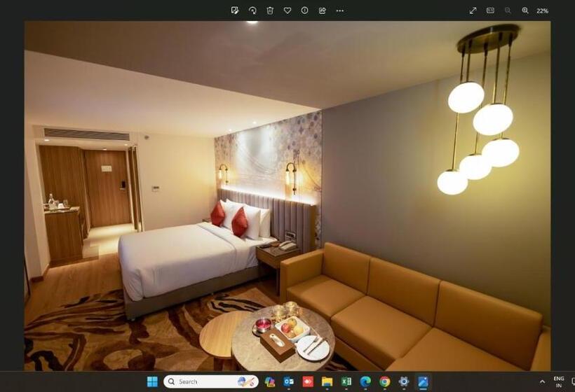 ホテル Golden Tulip Bhopal