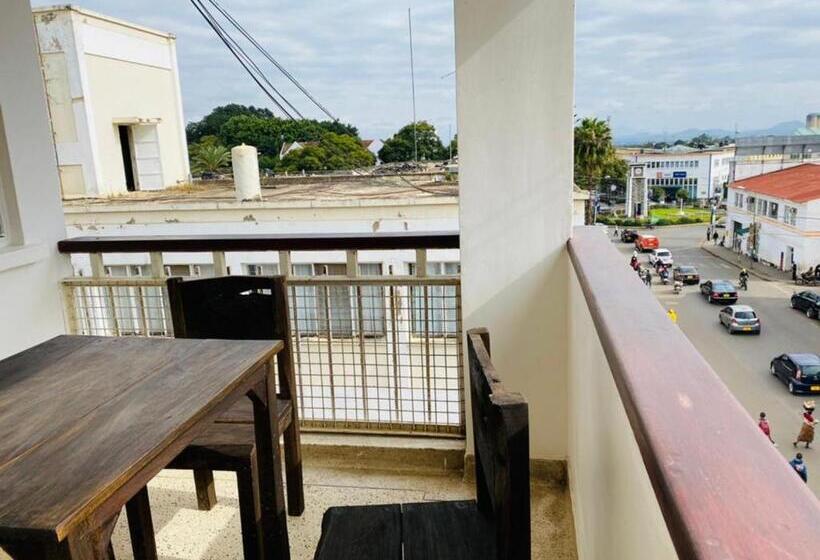 ホテル Imbasa House   Arusha