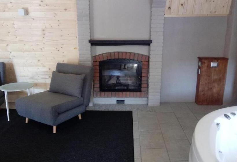 בית מלון כפרי Lagaressina Suite Anna   Jacuzzi & Spa