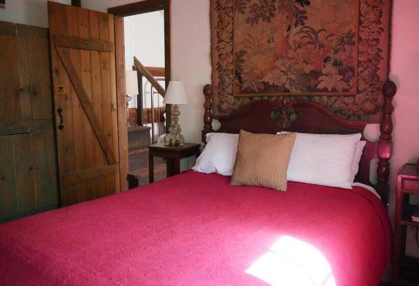 فندق Race Brook Lodge