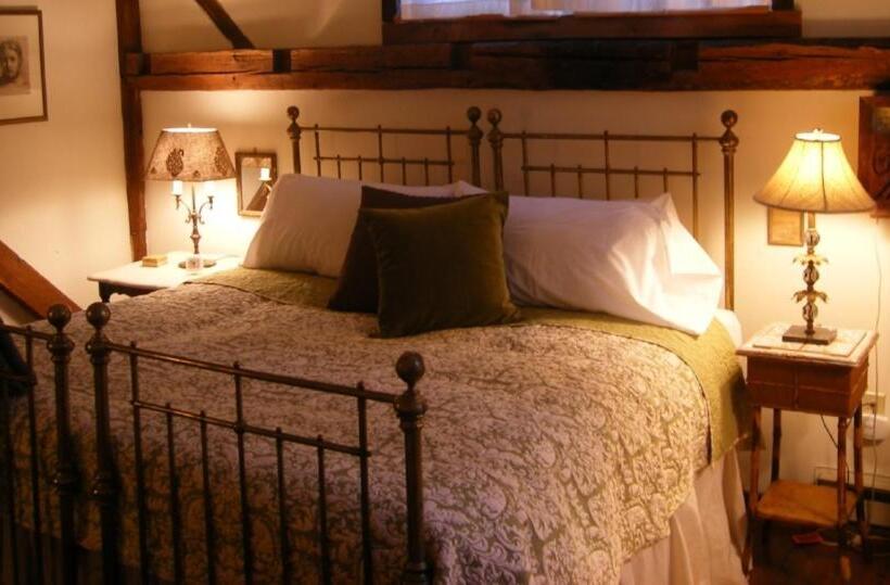 فندق Race Brook Lodge