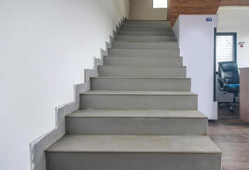 בית מלון כפרי Goyal Inn