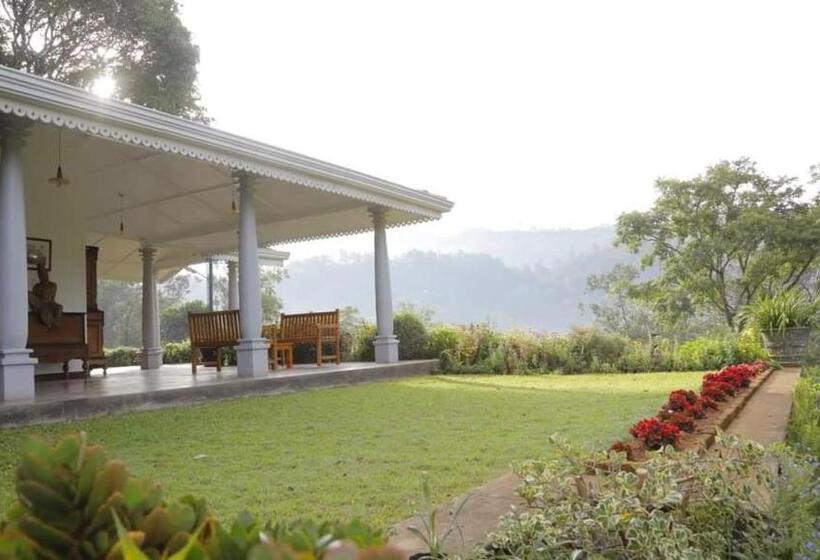 פנסיון Cranford Railway Retreat