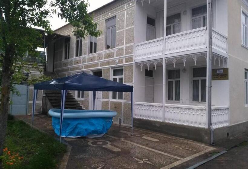 پانسیون Individual Low Budget Guest House