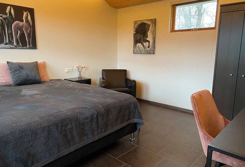 پانسیون Laugavellir Tower Suite