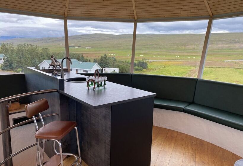 پانسیون Laugavellir Tower Suite