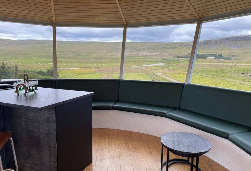 پانسیون Laugavellir Tower Suite