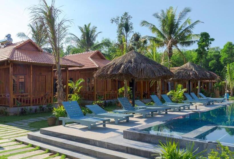 استراحتگاه Phu Quoc Island Lodge