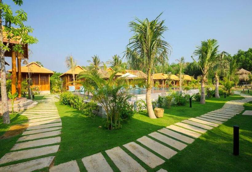استراحتگاه Phu Quoc Island Lodge