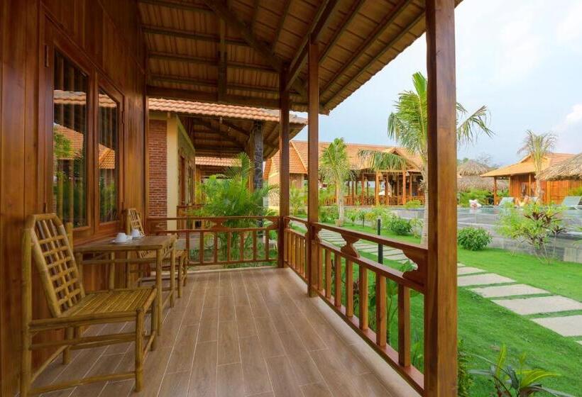 استراحتگاه Phu Quoc Island Lodge