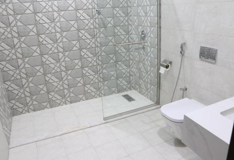 شقق بيت المدينة للشقق المخدومة