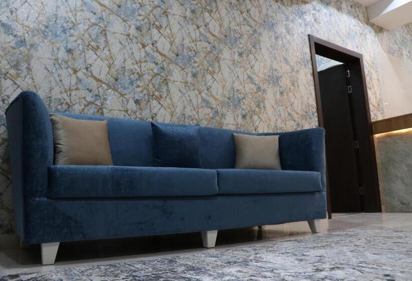 شقق بيت المدينة للشقق المخدومة