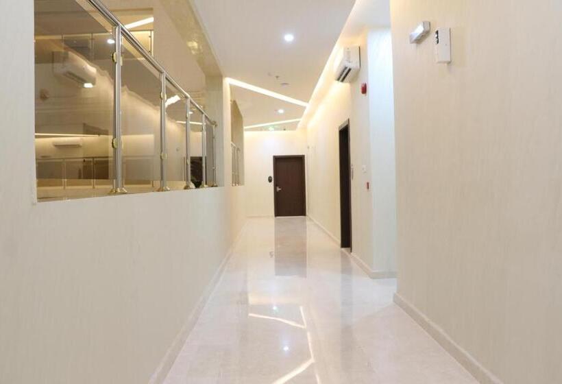 شقق بيت المدينة للشقق المخدومة