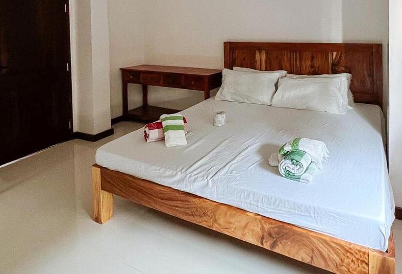 تختخواب و صبحانه Reddoorz At Casa Rafaelle Transient Ilocos Sur